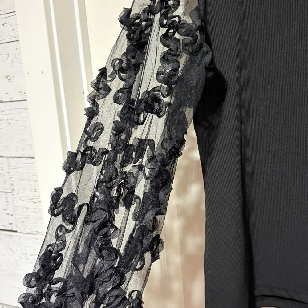 Top - Picture 2 of 3